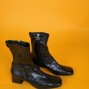 Donald J Planer women black boots 9 1/2 heels